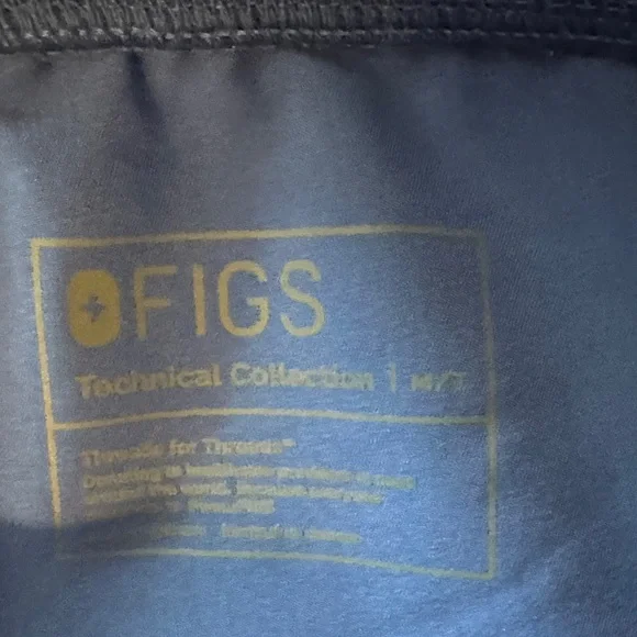 Figs “denim blue” size M scrub set.  Medium tall pants - Picture 5 of 6